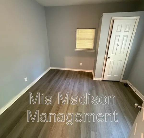 1419 Richards St — Photo 7