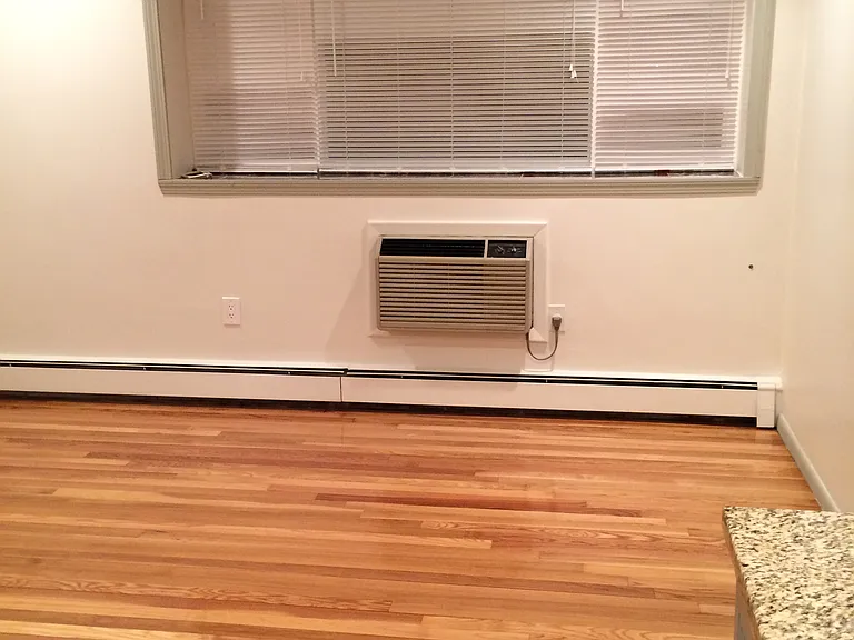 360 Market St #8B — Photo 2