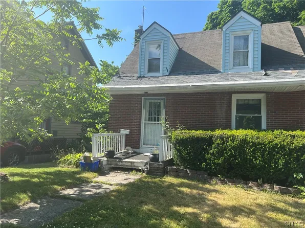 158 Parkway Dr, Syracuse, NY 13207