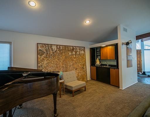 4th image of 3316 S Twyckenham Dr