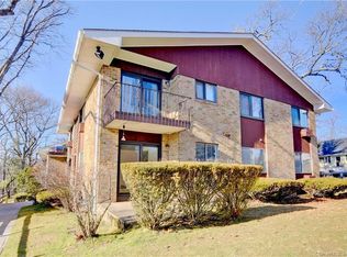 155 Kennedy Dr UNIT 155, Bridgeport, CT 06606