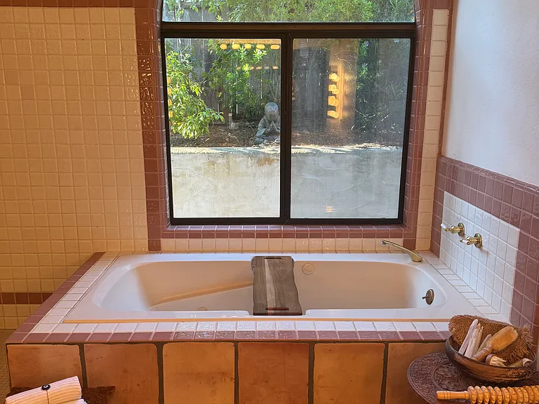 4089 Sunset Ln — Photo 4