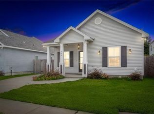 689 Saint George Ave, New Orleans, LA 70121