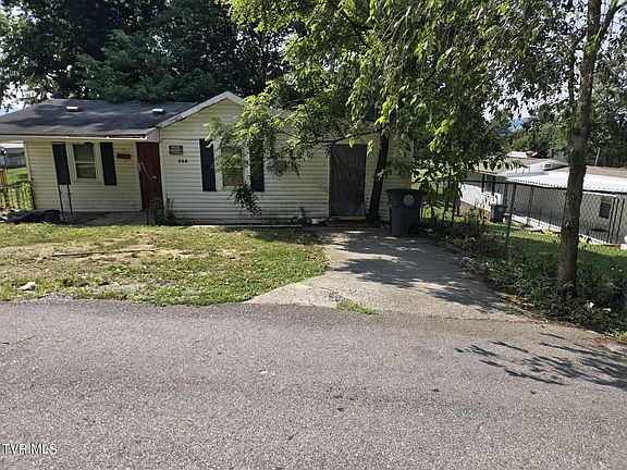 2nd image of 444 Pine St