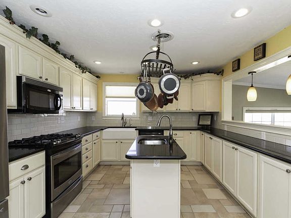 3rd image of 557 Nocona Dr