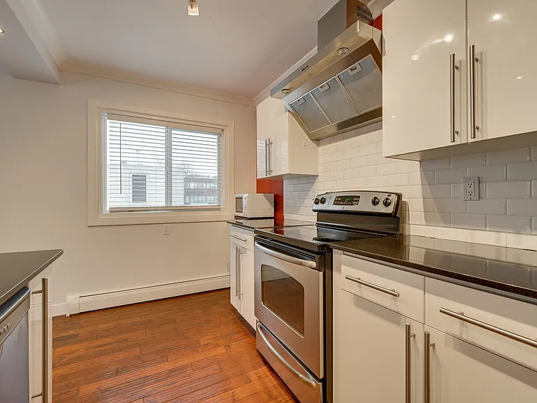 10525 83rd Ave NW — Photo 5