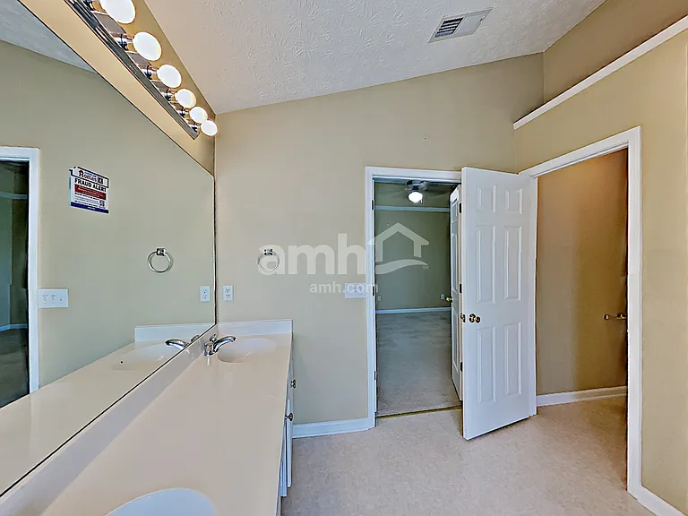 409 Avery Ct — Photo 18
