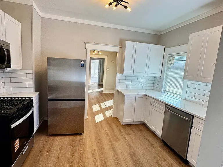 117 Browning Ave — Photo 6