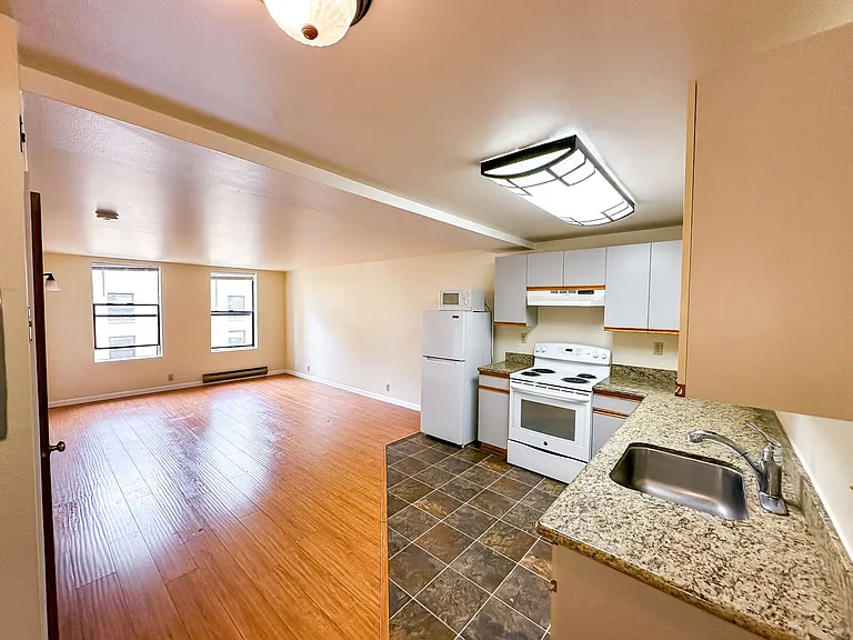 Tuscany Apartments — Photo 47