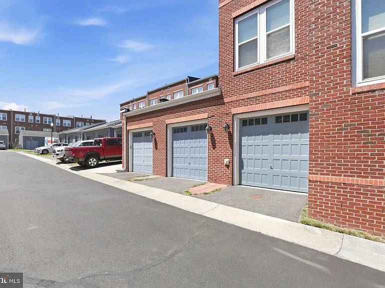 8923 Quarry Rd — Photo 41