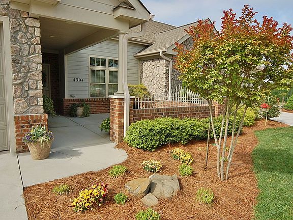 2nd image of 4304 Mossywood Cir
