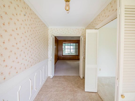 2nd image of 110 Ophelia Ln