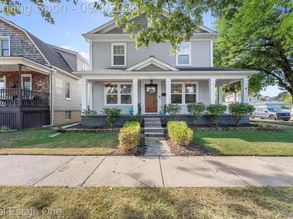 767 Plum St, Wyandotte, MI 48192