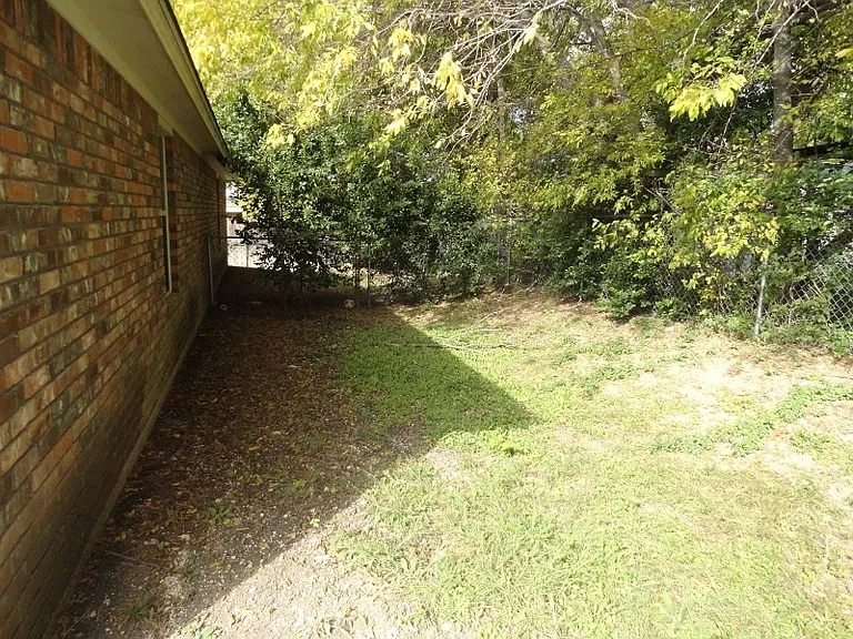 311 Jeff Gordon Dr — Photo 20