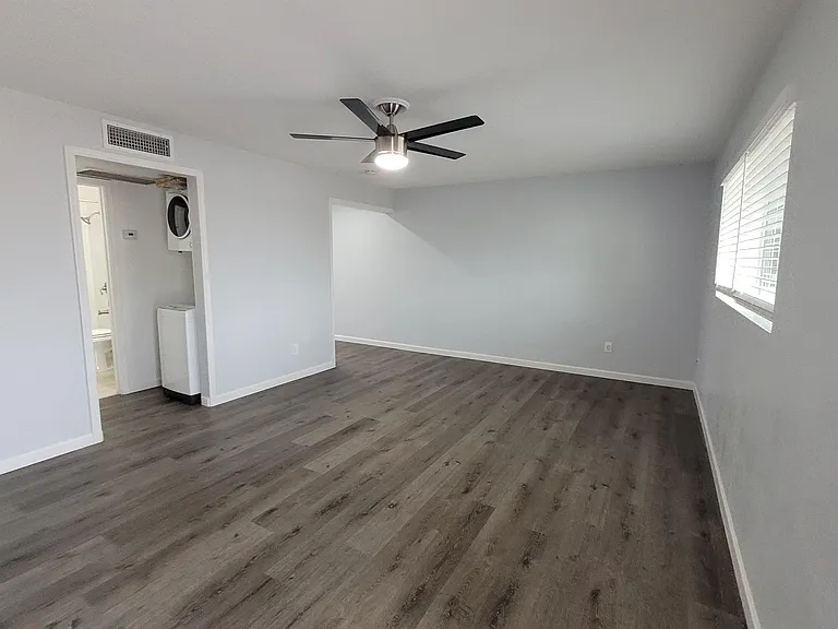 1325 N 48th St #2 — Photo 33