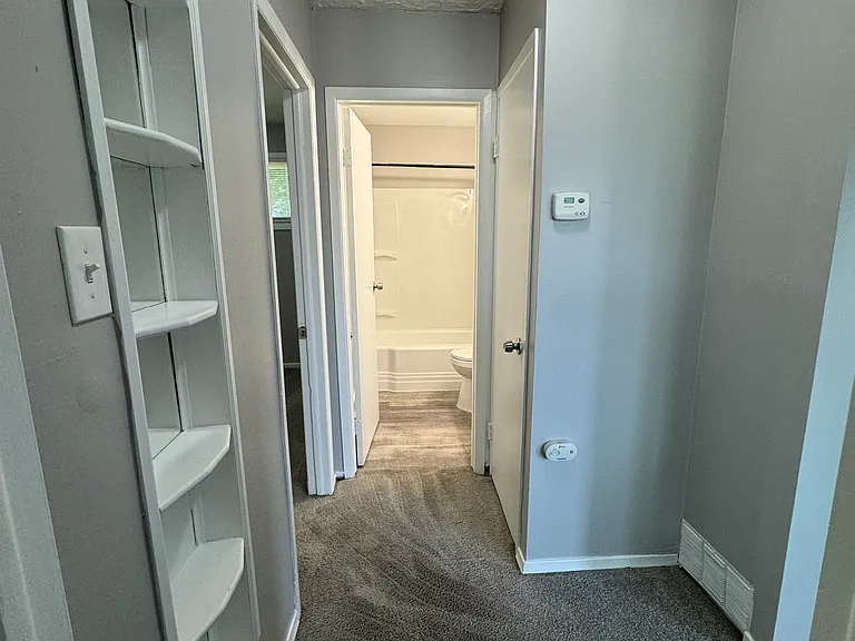 2726 Margaret St — Photo 8