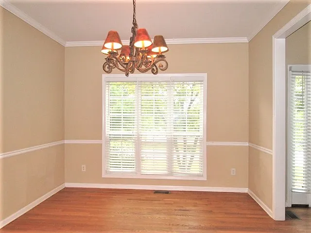 2420 Queensboro Ln — Photo 3
