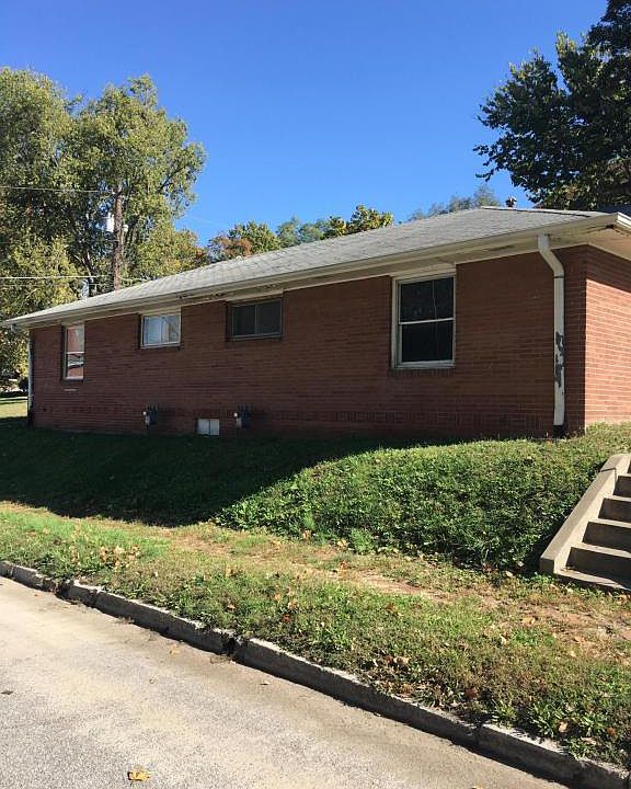 1st image of 1301 Felix St