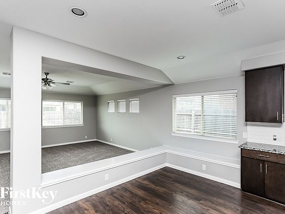 3rd image of 808 Richwood St