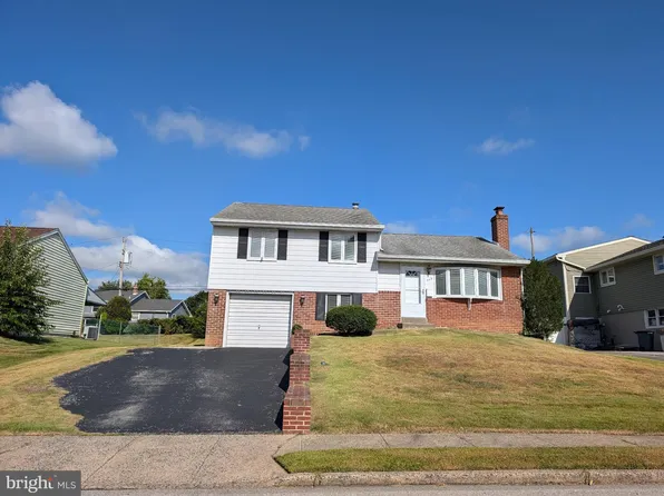362 Swanage Dr, Broomall, PA 19008