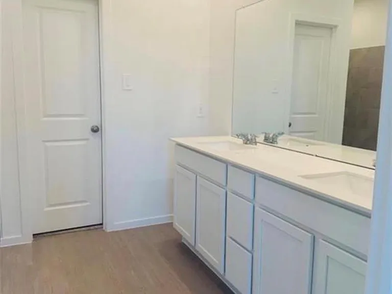 226 Draper Shadows Dr — Photo 15
