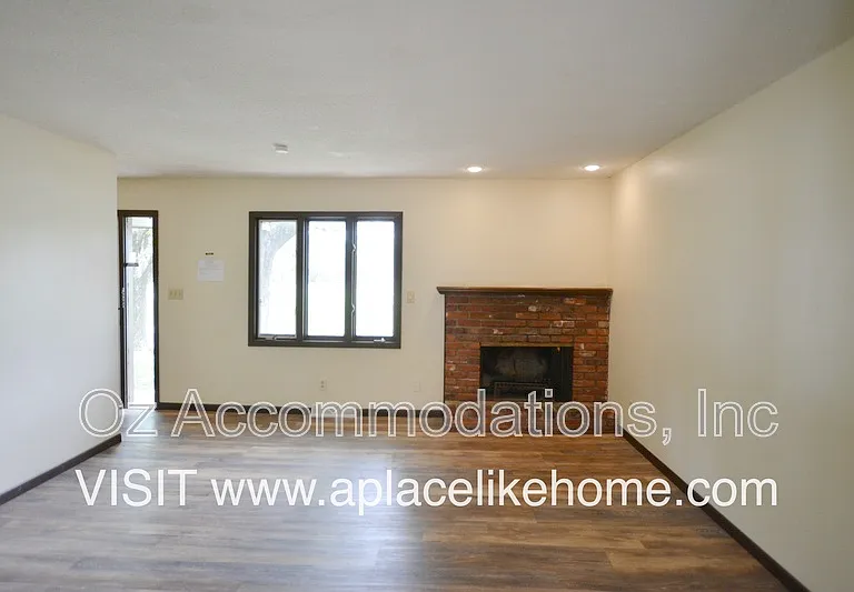 608 E 78th St — Photo 10