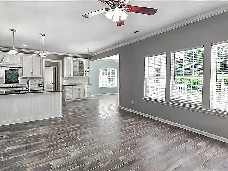4072 Fountain Grove Dr — Photo 3