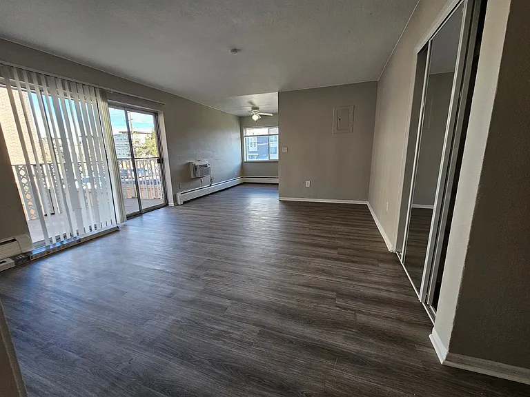 1990 N Beeler St #8 — Photo 3