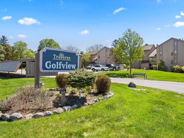 5542 Golfview Ct APT 27, Williamsburg, MI 49690