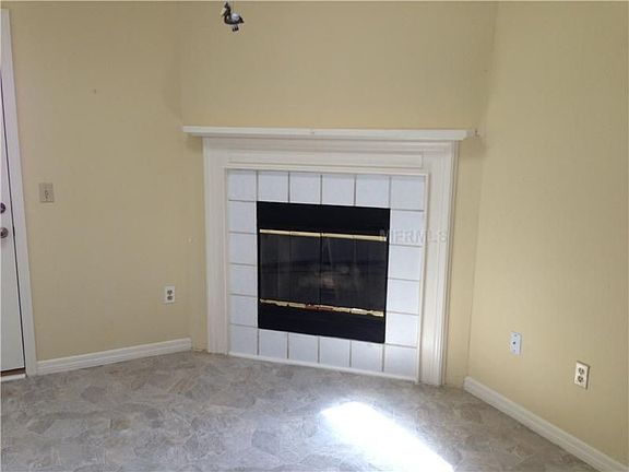 5th image of 987 Sandle Wood Dr