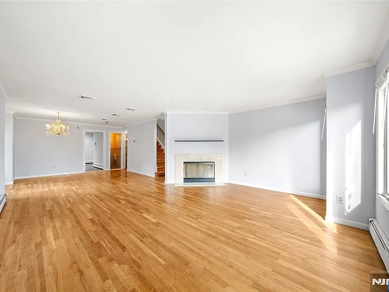 408 Elizabeth St #A — Photo 7