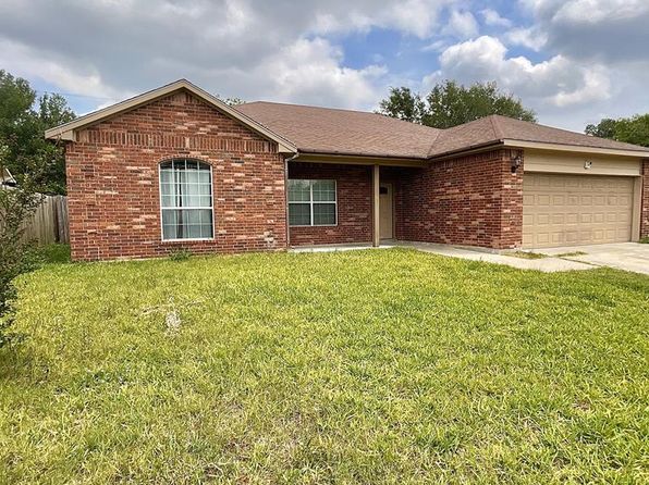 1203 Taylor St, Beeville, TX 78102