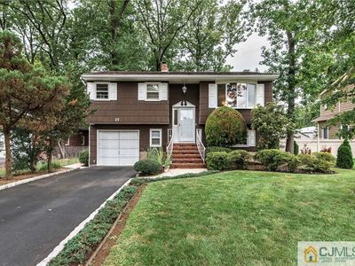 17 Princeton Ave, Colonia, NJ, 07067