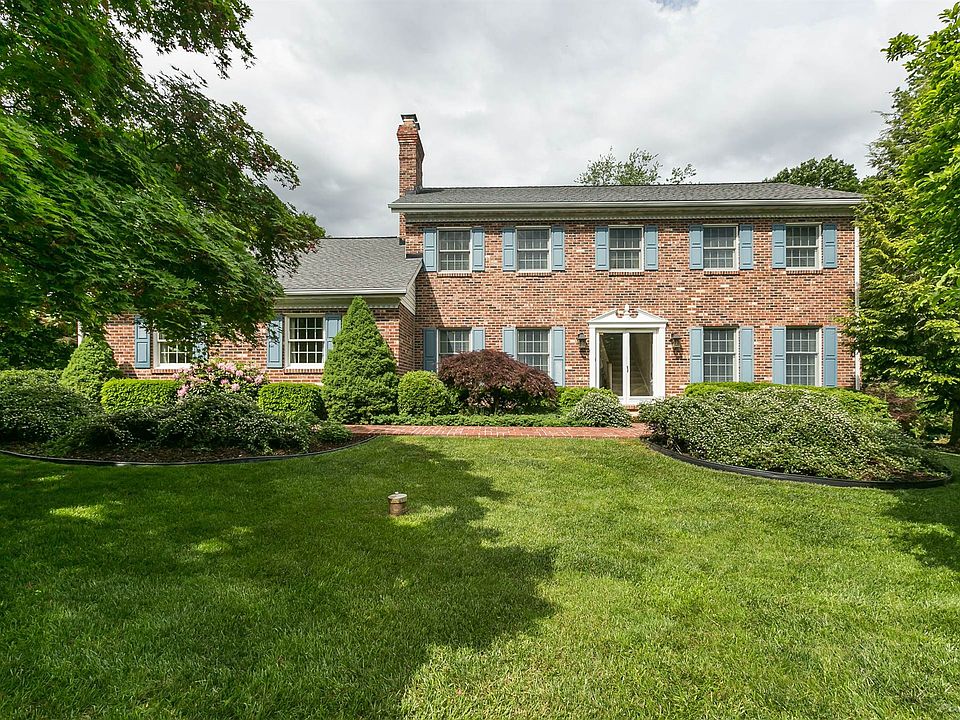 3231CanterburyLane-35