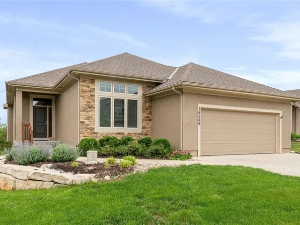 16509 Hemlock St, Overland Park, KS 66085