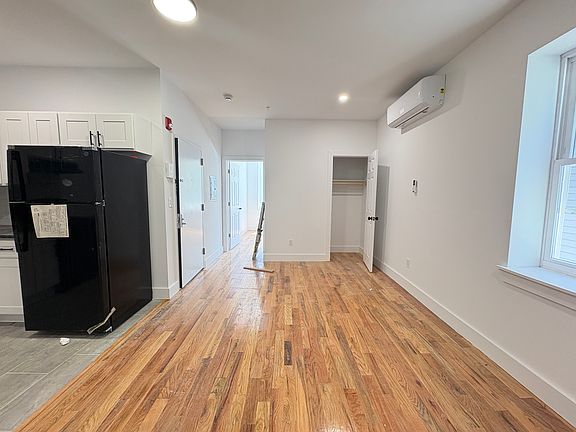 2nd image of 178 N 7th St Floor 2