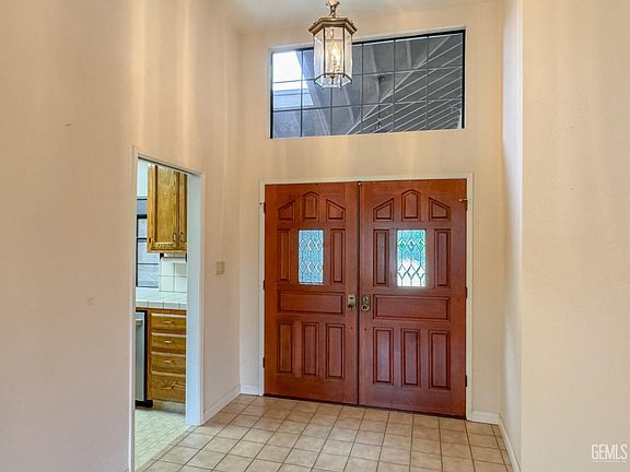 3rd image of 2500 Georgia Oak Dr
