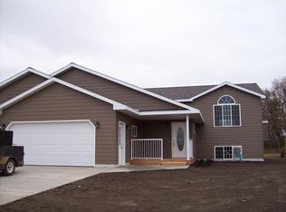 1124 Redwood Dr, Watertown, SD 57201