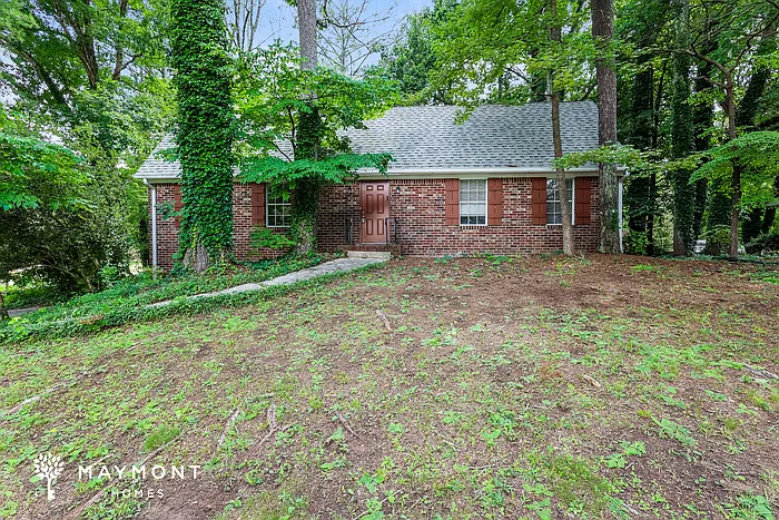 1684 Regency Pl — Photo 1