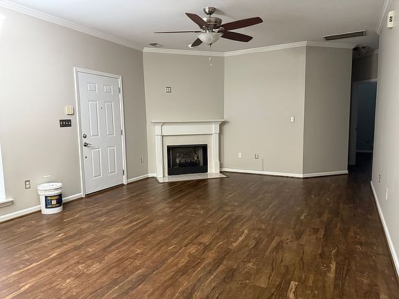2nd image of 566 Treymoor Lake Cir