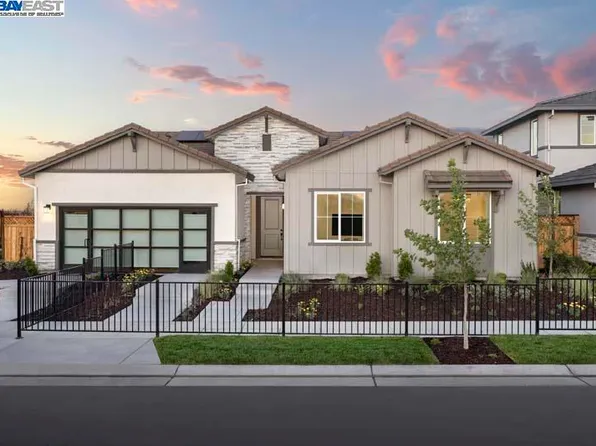 527 E Fiorino St, Mountain House, CA 95391