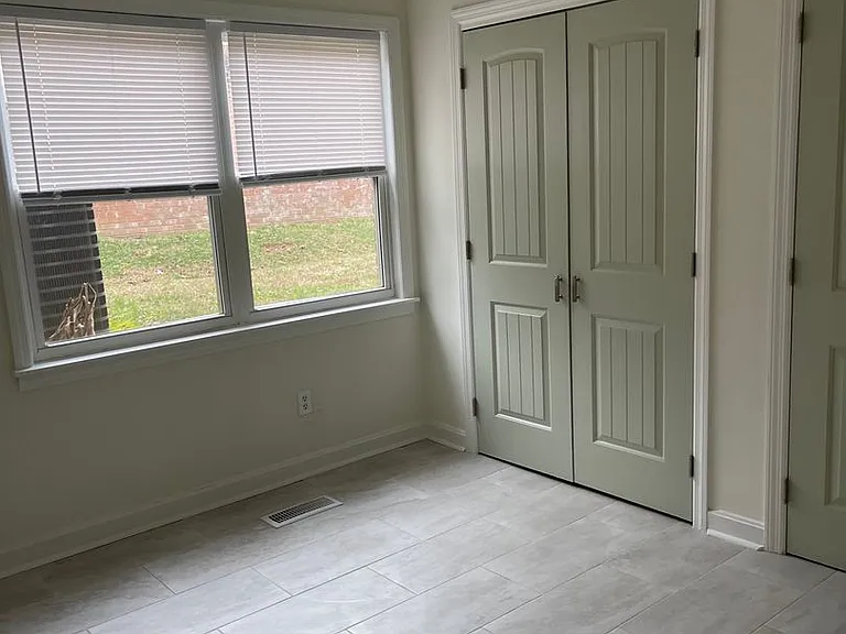 170 Shallowford Village Ct — Photo 2