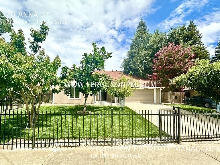 1320 Anna St — Photo 1