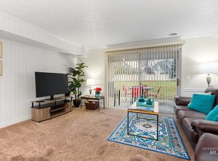 265 N Eagle Glen Ln, Eagle, ID 83616