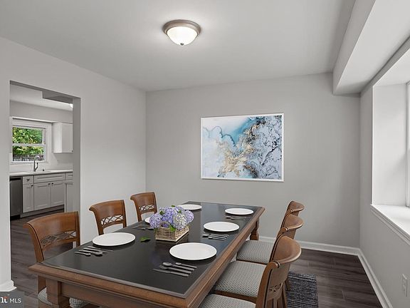 4th image of 11 Garland Ln