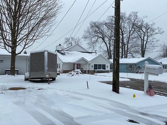 3rd image of 9011 W End Dr