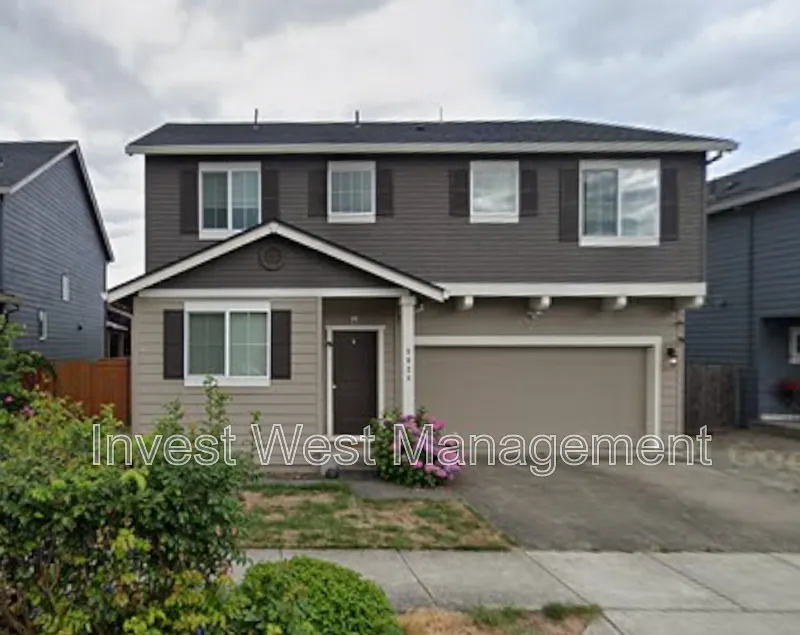 4 bed, 2.5 bath, 2276 sqft, $2,800 — Photo 1