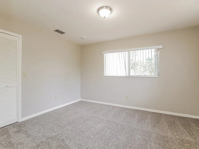 2130 SE 9th Ter — Photo 12