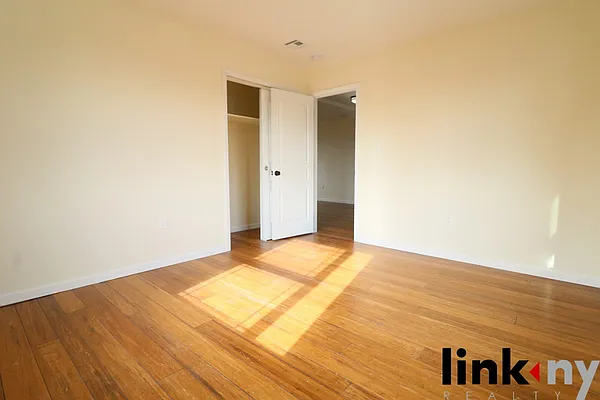Rented by Link NY Realty | media 26