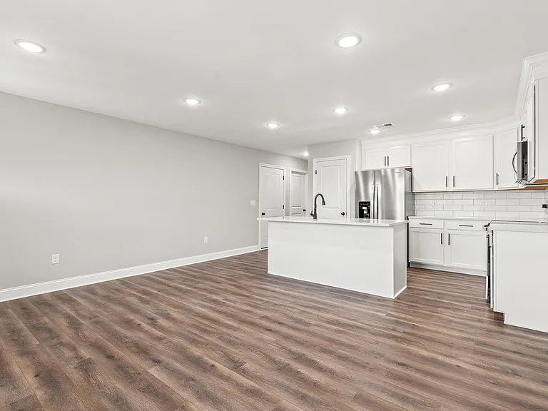 5009 Melana Way — Photo 6